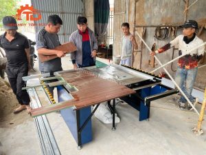 độ chính xác của máy cưa bàn trượt