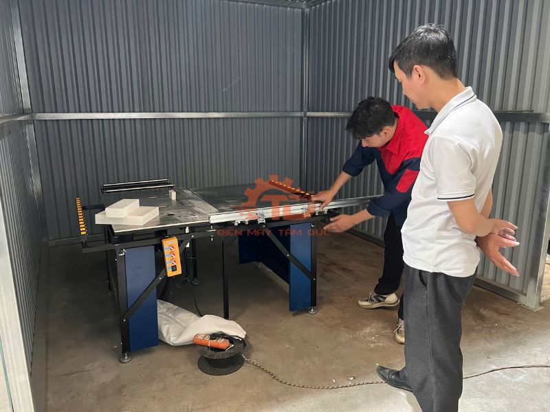 Máy Cưa Bàn Trượt