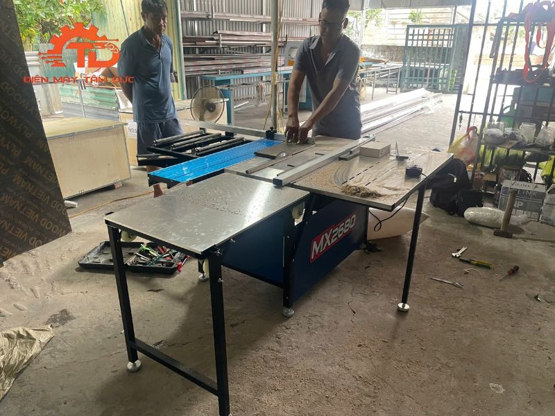 Điện Máy Tâm Đức bàn Giao Máy Cưa Bàn Trượt MX2680