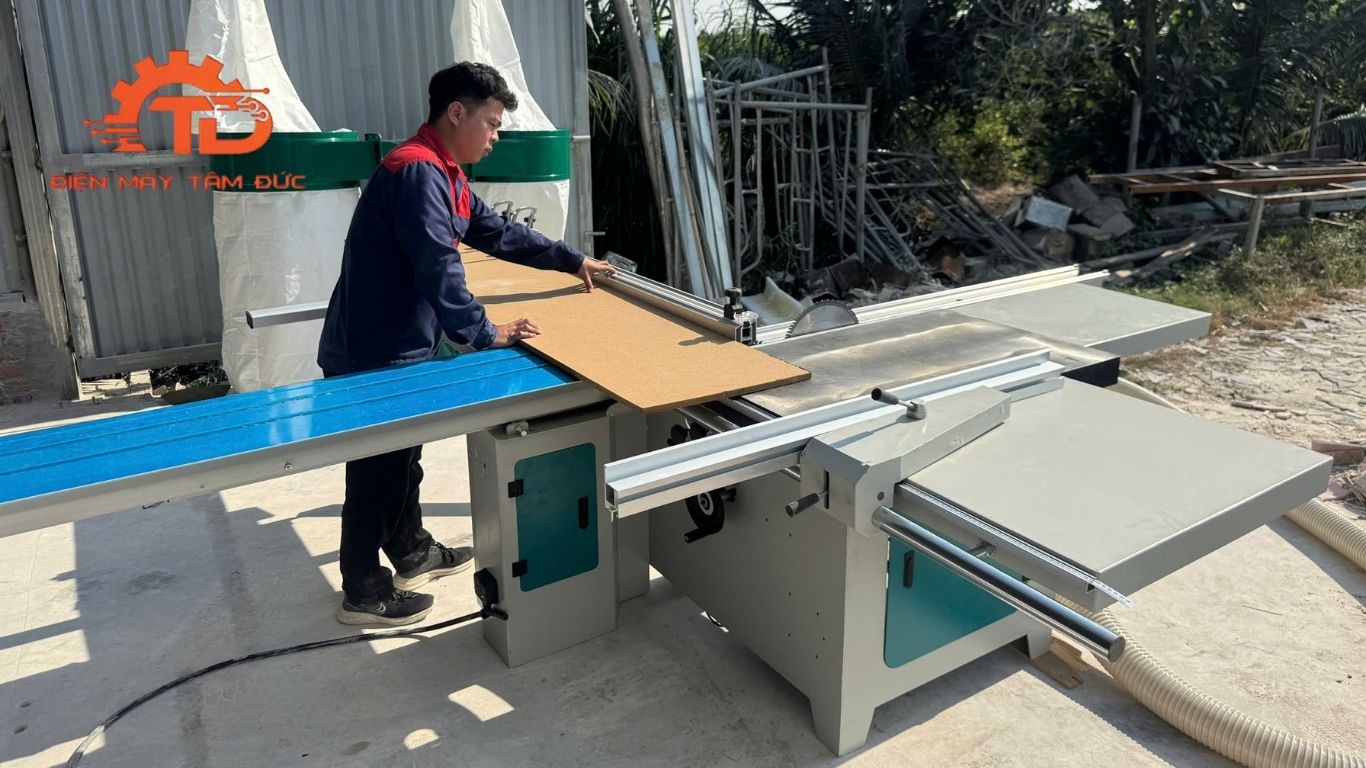 Máy Cưa Bàn Trượt PARESTO-F95